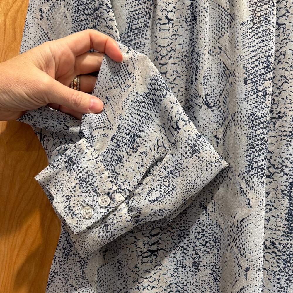 INC International Concepts Gray Snakeskin print Blouse - Picture 5 of 5